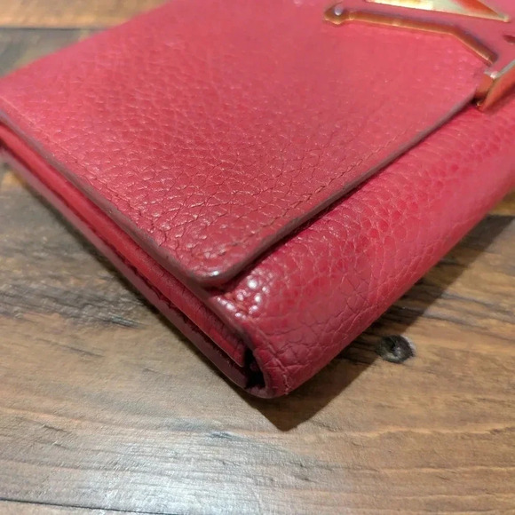Authentic Louis Vuitton Taurillon Portefeuille Capucines Wallet in Red - Picture 4 of 15